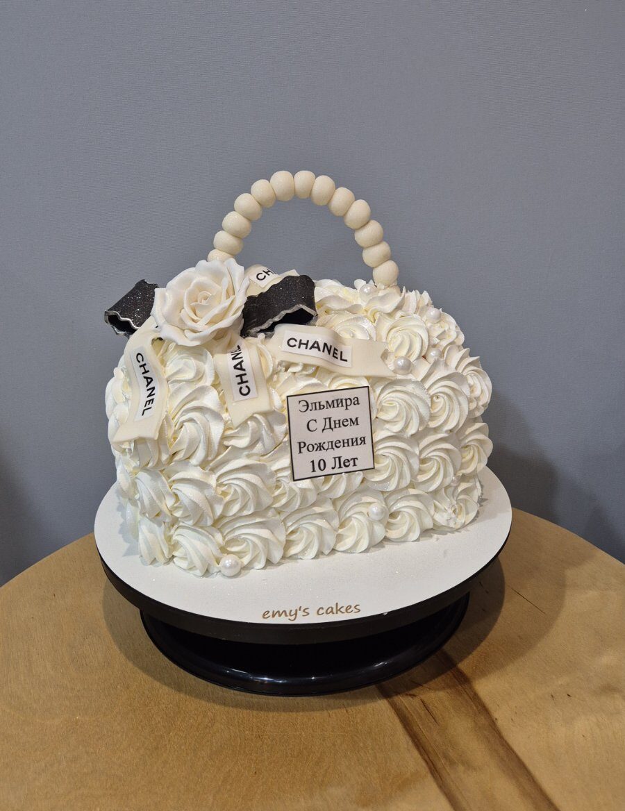 Tort ,,Chanel" Geantă