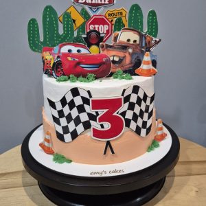 Tort Cars cu cremă de brânză, poze printate, decorațiuni Mașini și numărul 3