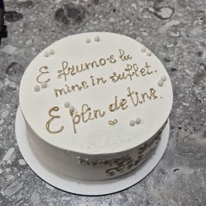 Bento tort romantic „E plin de tine suplet” cu cremă albă și perle aurii, inscripție personalizată, Emys Cakes.