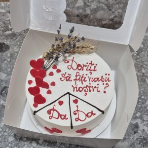 Bento tort alb cu inscripția „Doriti să fiți nașii noștri?”, inimioare roșii și roz, decor romantic în cutie, Emys Cakes